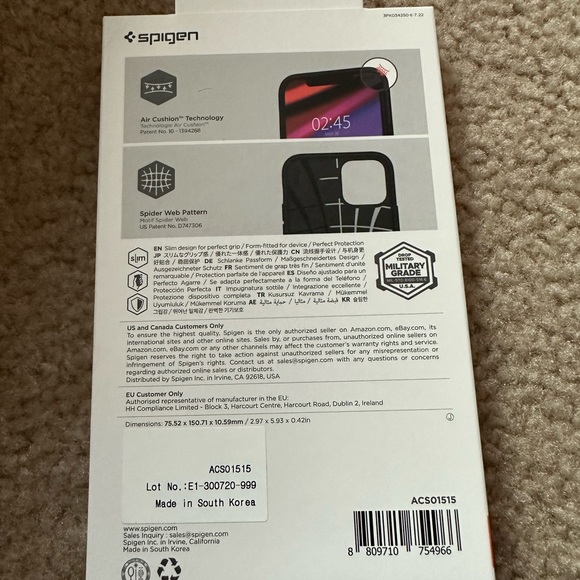 2 phone cases and 1 glass screen protector (for iPhone 12/12 pro) - Picture 3 of 10